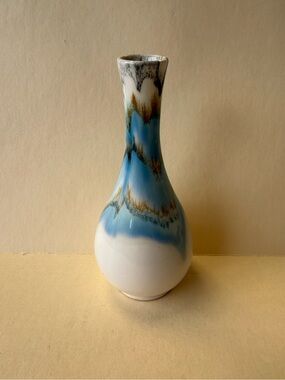 Vintage Pottery Swirl Clay Bud Vase Possibly Nemadji But Marking Has Worn Off.